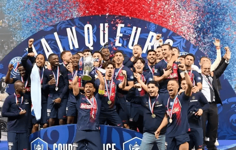 包含清晨勒沃库森备战法国杯；造点机会细节曝光；媒体盛赞；控场能力受关注的词条-开云体育